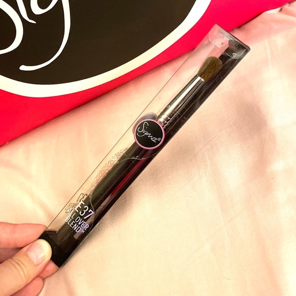 Sigma Beauty Other - New! Sigma E37 Eye Blending Brush